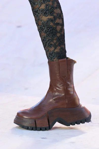 Look 32